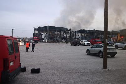 Yunanistan’daki bisküvi fabrikasında büyük yangın: En az 4 ölü