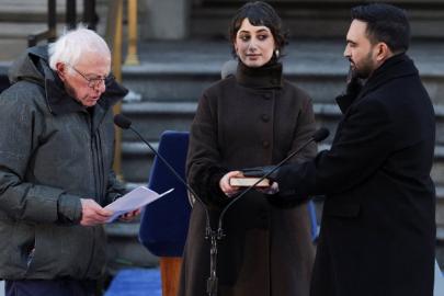 Zohran Mamdani'nin yemini gündemde: Osmanlı döneminde yazılmış Kur'an'a el bastı
