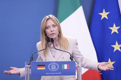 100'ü aşkın polisin yaralandığı olaylar sonrası İtalya harekete geçti