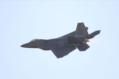 ABD’ye ait 12 adet F-22 savaş uçağı İsrail’e iniş yaptı