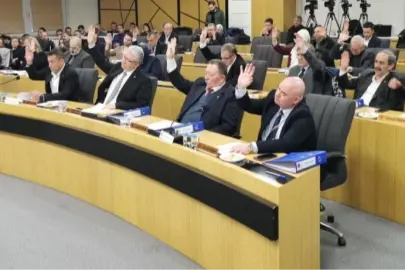 Afyonkarahisar Belediyesi’nden sosyal destek paketleri... Öğrenci, emekli ve üniversite adaylarına destek