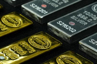 Altın ve gümüş fiyatları geriliyor