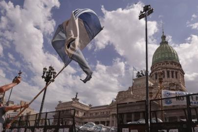 Arjantin’de çalışma reformu protestolarında gözaltılar