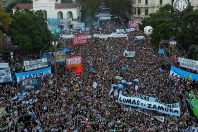 Arjantin'de Milei karşıtı gösteri: Binlerce kişi çalışma reformu yasa tasarısını protesto etti