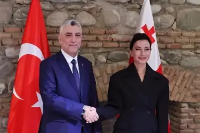 Bakan Bolat Gürcistan Ekonomi ve Sürdürülebilir Kalkınma Bakanı Kvrivishvili ile görüştü