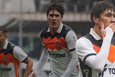 Başakşehir, gözünü Avrupa'ya dikti! Yenilmezlik serisi sekiz maça çıktı... (Maç özeti | Eyüpspor 1-2 Başakşehir)