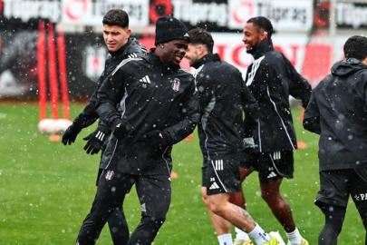 Beşiktaş, Göztepe'ye bileniyor