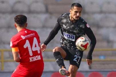 Bolu'da bir kırmızı kart, dört gol