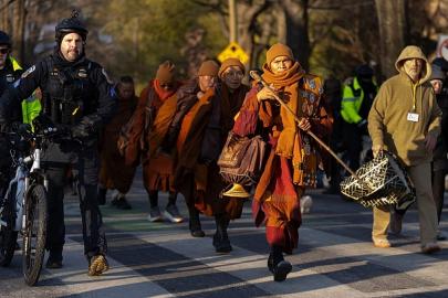 Buddist rahiplerin 108 günlük 'Barış Yürüyüşü' Washington’da sona erdi