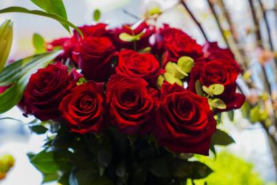 Çiçekçilerde 14 Şubat mesaisi