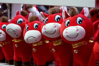 Çin'de yeni yılın viral oyuncağı: 'Üzgün at'