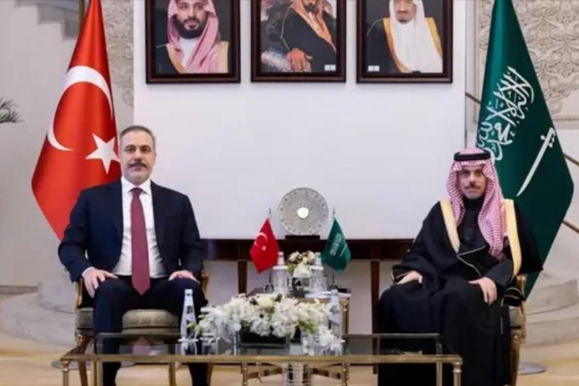 Dışişleri Bakanı Fidan Suudi Arabistanlı mevkidaşıyla görüştü