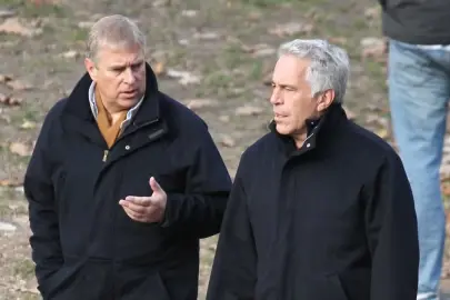 Epstein dosyalarında fotoğrafı çıkan 'Prens Andrew', kraliyet kalesinden taşındı