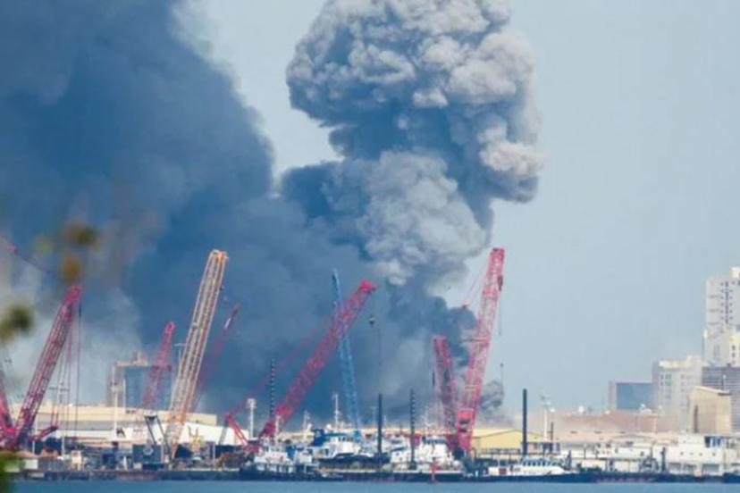 İran, Bahreyn'de ABD'ye ait üs ve hedefleri vurdu