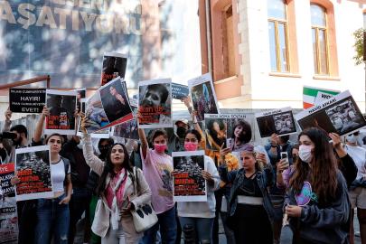 İranlı öğrenciler, ölümcül baskılardan bu yana ilk kez büyük çaplı hükümet karşıtı protestolar düzenledi