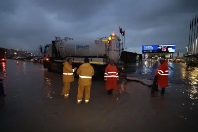 İzmir’de deniz seviyesi hareketliliğine anlık müdahale