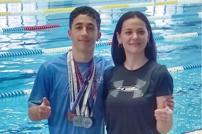 Konya'da otizmli yüzücü Alper Akgül 5 madalya kazandı