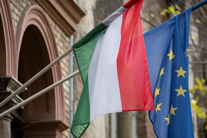 Macaristan’da seçim maratonu başladı: Orban ile Magyar karşı karşıya