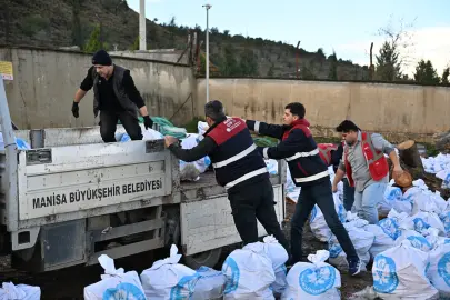 Manisa'da ihtiyaç sahiplerine yürek ısıtan destek
