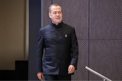 Medvedev: Kiev, nükleer silah sahibi olursa biz de bu silahları kullanırız