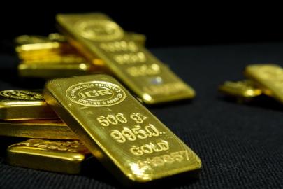 Ons altın yeniden 5 bin doların üzerinde