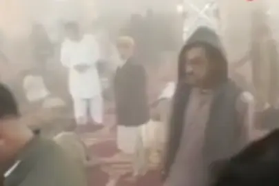 Pakistan'da camiye bombalı saldırı: Çok sayıda ölü ve yaralı var
