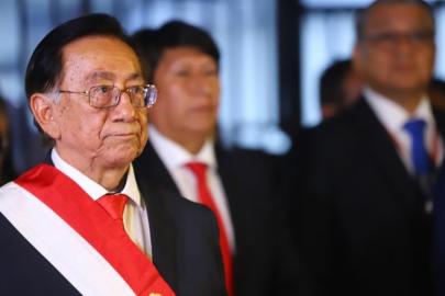 Peru Geçici Devlet Başkanlığı'na Jose Maria Balcazar seçildi