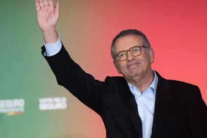 Portekiz’de merkez sol aday Antonio Jose Seguro yarışı önde götürüyor