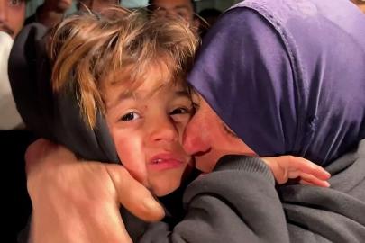 Rafah kapısında duygusal buluşmalar: Filistinliler Mısır'a geçiyor