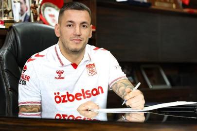 Rey Manaj yeniden Sivasspor'da