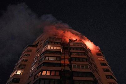 Rusya, ABD arabuluculuğundaki barış görüşmeleri öncesinde Ukrayna’ya geniş çaplı bir saldırı düzenledi