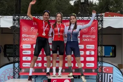 Sakarya Büyükşehirli sporculardan çifte gurur