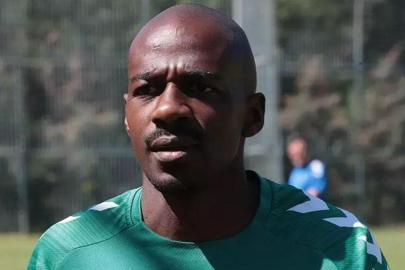 Sakaryaspor, 2 futbolcuyu transfer etti, 2 oyuncuyla da yollarını ayırdı