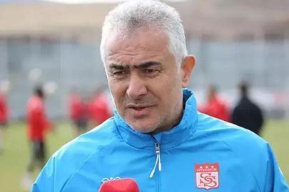 Sivasspor, teknik direktör Mehmet Altıparmak ile yollarını ayırdı