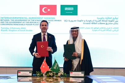 Suudi Arabistan Sivas ve Karaman'da güneş santralleri kuracak, imzalar atıldı