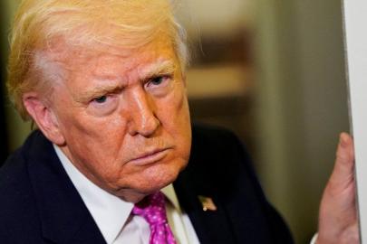 ABD Başkanı Trump: Hürmüz Boğazı'nın kontrolünü ele geçirmeye başladık