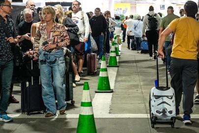 ABD havalimanlarında uzun kuyruklar: DHS kapanması güvenliği aksatıyor