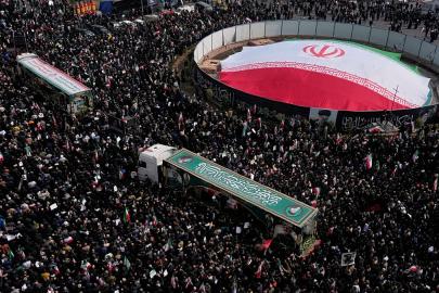 ABD-İsrail saldırısında ölen İranlı komutanlar için Tahran'da cenaze töreni