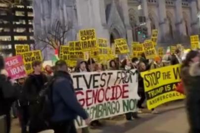 ABD ve İsrail'in saldırıları New York'ta protesto edildi