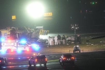 ABD'de iniş yapan uçak, itfaiye aracına çarptı: Pilotlar hayatını kaybetti