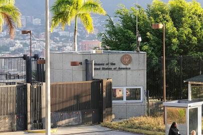 ABD'nin Venezuela Büyükelçiliği yedi yıl sonra kapılarını yeniden açtı