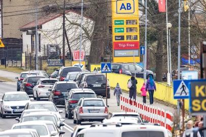 Almanlar ucuz akaryakıt için Polonya'ya akın ediyor