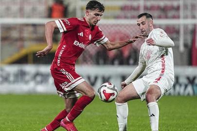 Anadolu yakası ilçe derbisinde gol sesi çıkmadı... Ümraniyespor - Pendikspor maç sonucu 0-0