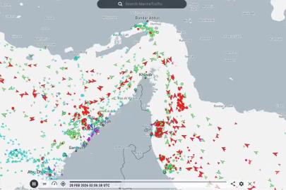 Basra Körfezi sularında onlarca petrol tankeri hareketini durdurdu