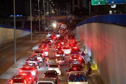 Binlerce kişi Beyrut'tan ayrılıyor