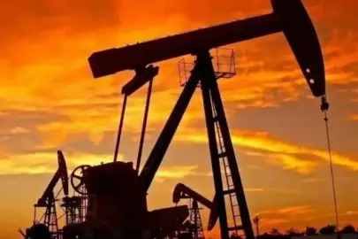 Brent petrol tekrardan 100 doları aştı