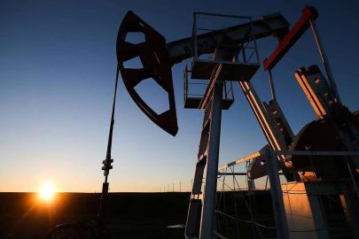 Brent petrol varili 100 doları aştı