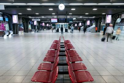 Brüksel Midi Garı'nda şüpheli paket alarmı: İstasyon tahliye edildi