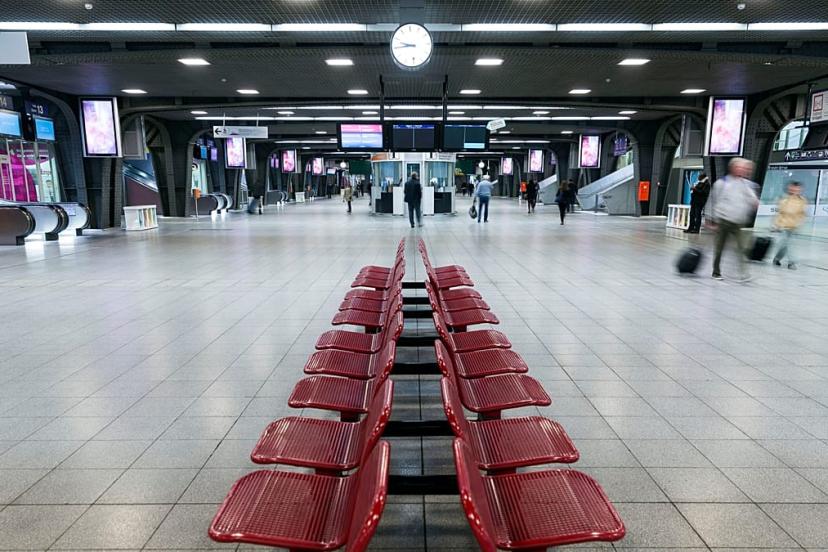 Brüksel Midi Garı'nda şüpheli paket alarmı: İstasyon tahliye edildi