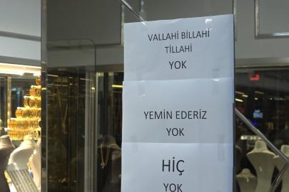 Bursa'da kuyumcunun izdiham çözümü: Camına 'vallahi billahi yok' yazdı